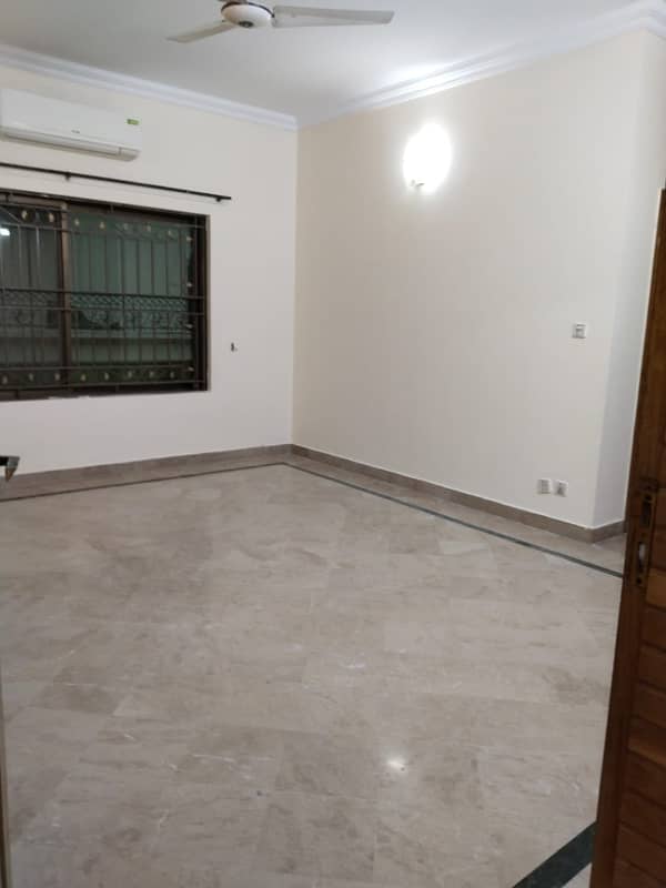 1 Kanal Spacious Upper Portion Available In I-8 For Rent 8