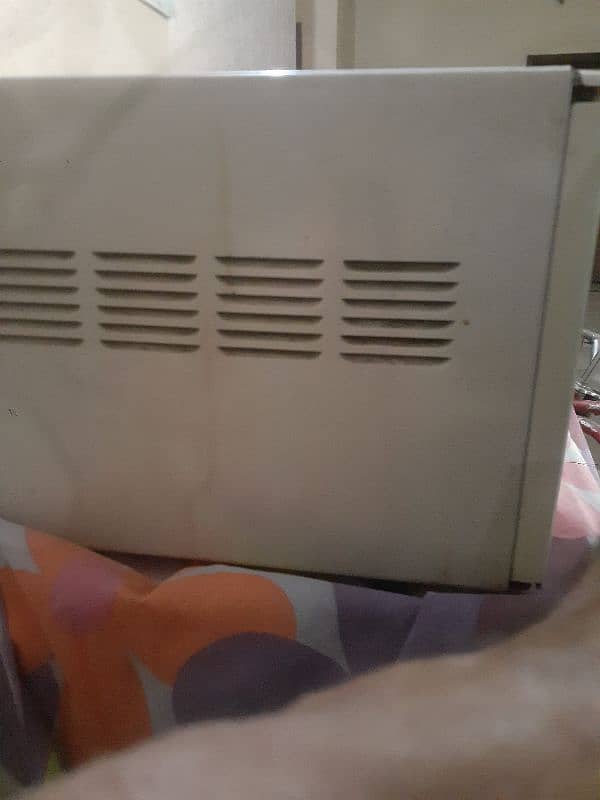 microwave exelent condition 3