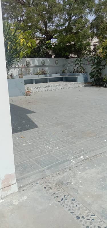 House 400 yards 4 Bedrooms Drawing Dinning Available for Rent Block 4 Clifton 0