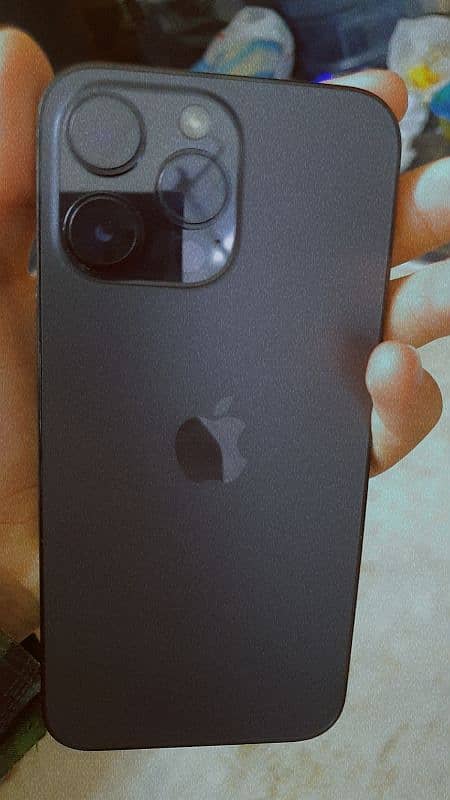 iphone 14 pro max M. C 0