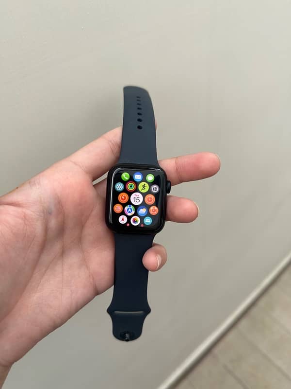 Apple Watch SE Gen 2 1