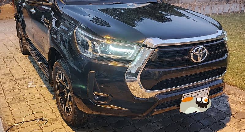 Toyota Hilux 2022 1