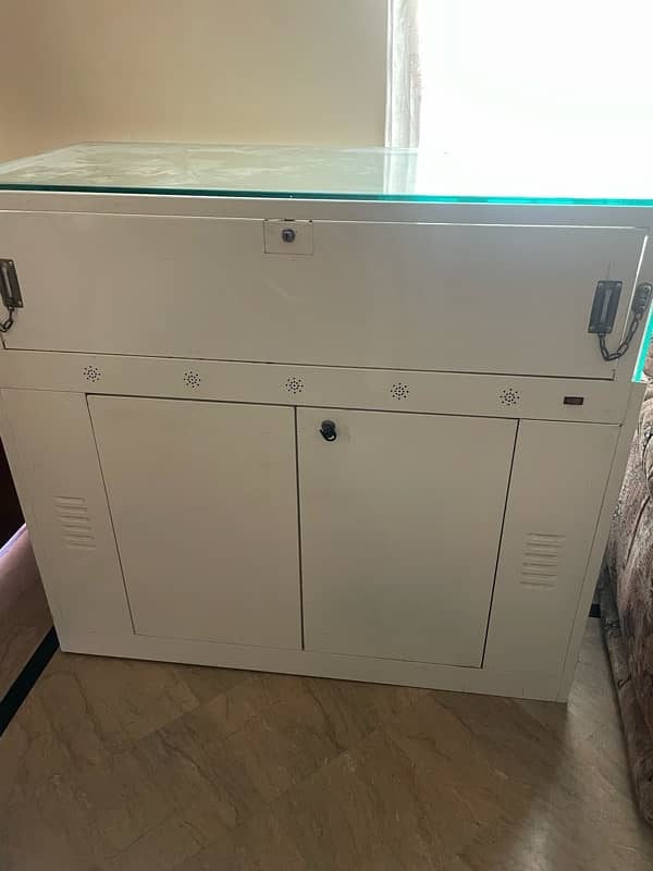 counter for sale 10/10 condition 2