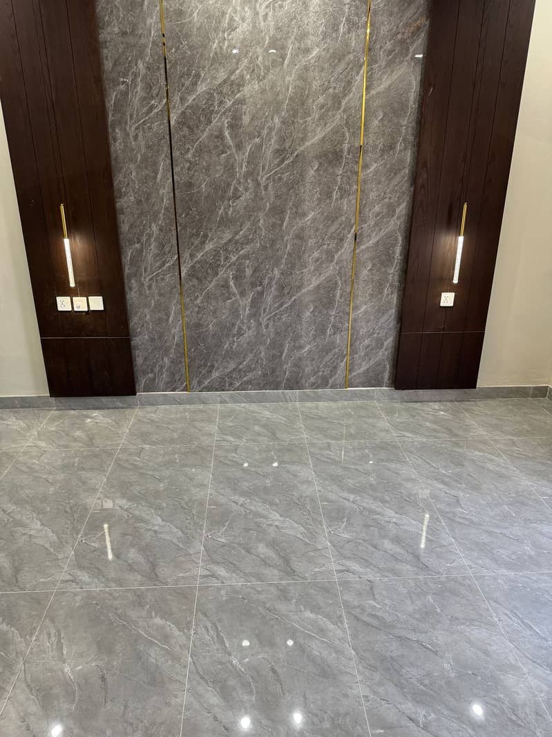 BRAND NEW HOUSE 10 MARLA AVAILABLE FOR SALE AT CENTRAL LOCATION OF BAHRIA ORCHARD 8