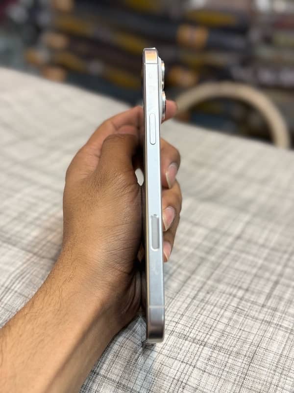 Iphone 16 pro max White-just box open 256 gb Jv 1