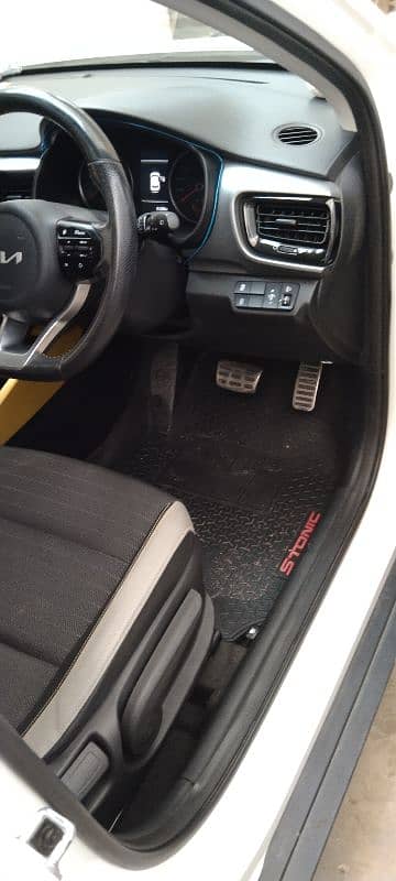 KIA STONIC 2022 12