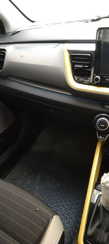 KIA STONIC 2022 14