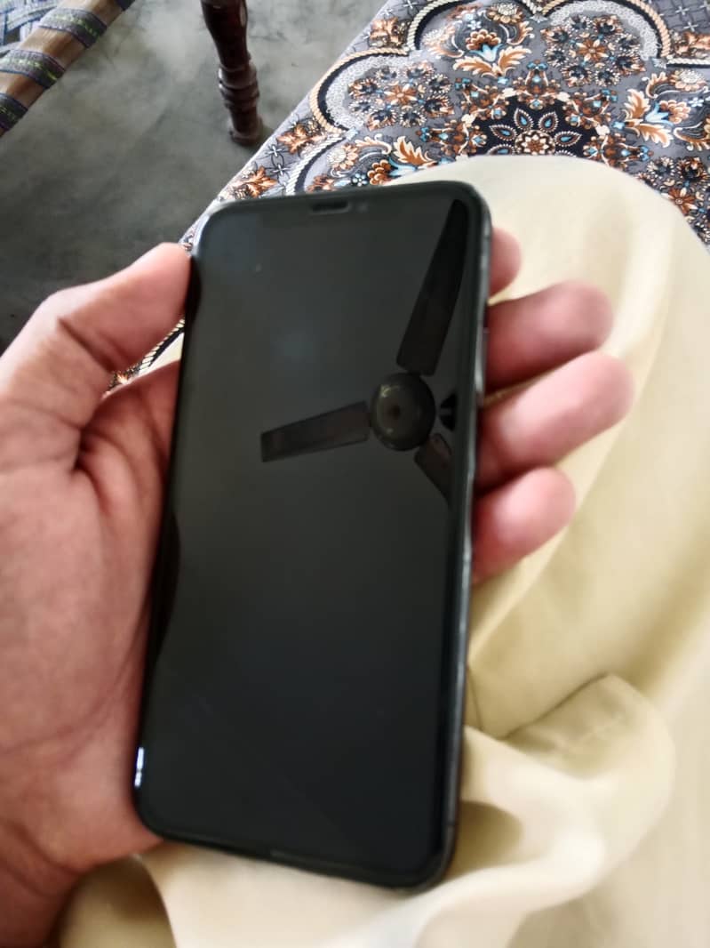 Apple iPhone X 3