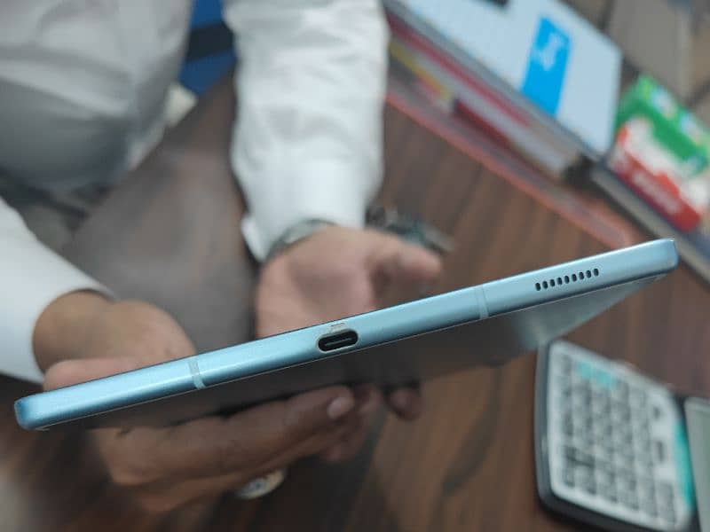 Samsung tablet S6 lite 1
