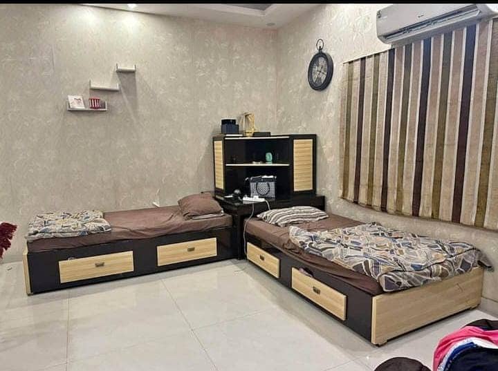 2 Single Bed with table 0