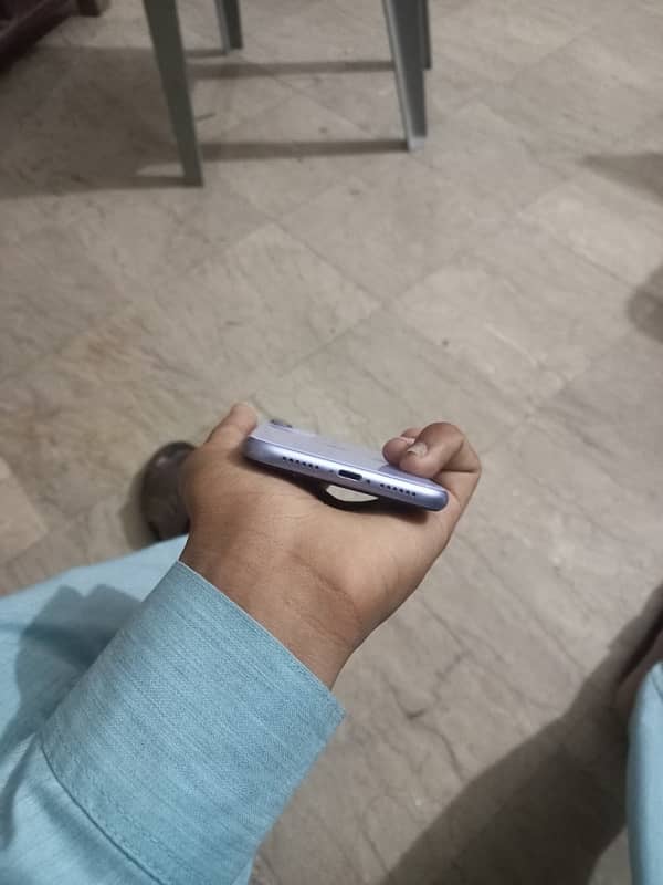 iPhone 11 non pta 1