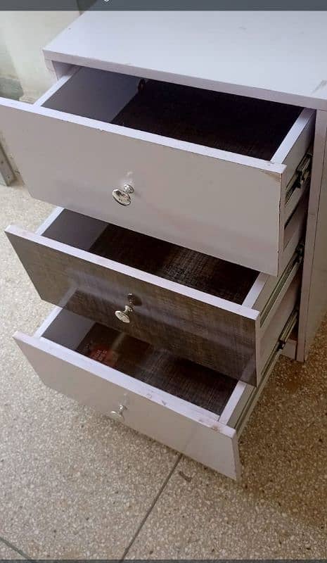 office table with side table new condition 1