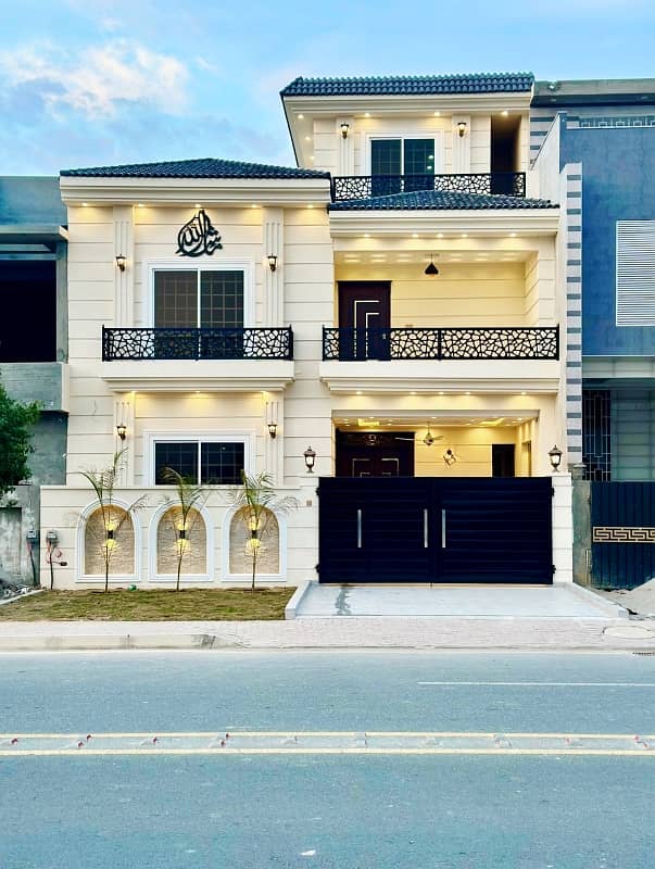 7 Marla House For Sale In The Perfect Location Of New Metro City 0