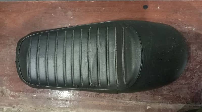 cd 70 seat condition is good 0