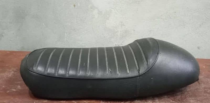 cd 70 seat condition is good 1