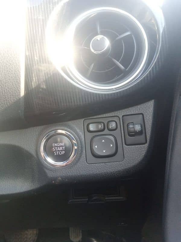 Toyota Vitz F Safety Edition III 2018 PUSH Start 4