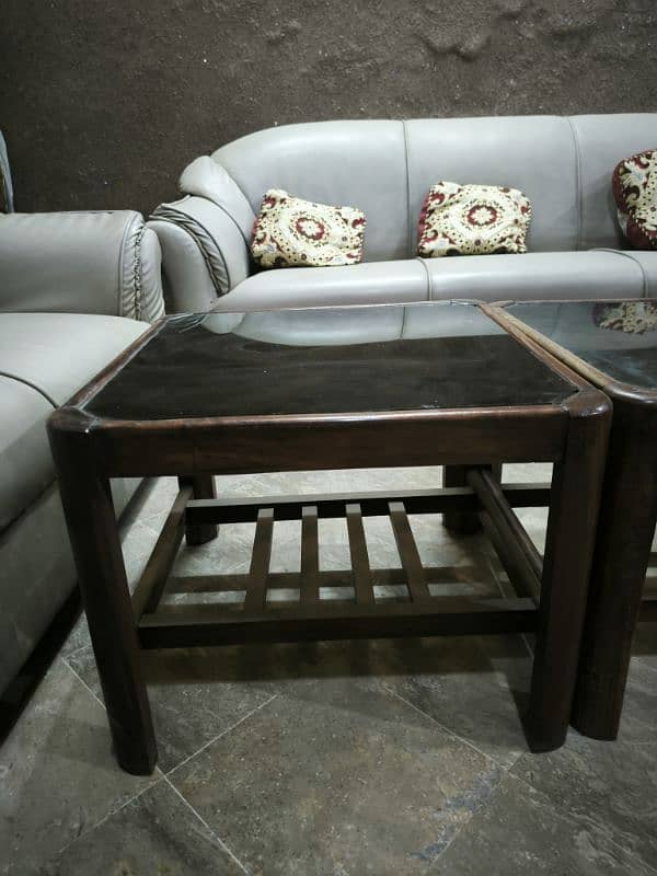 A Dressing Table & Wooden Center Table with two side tables 3