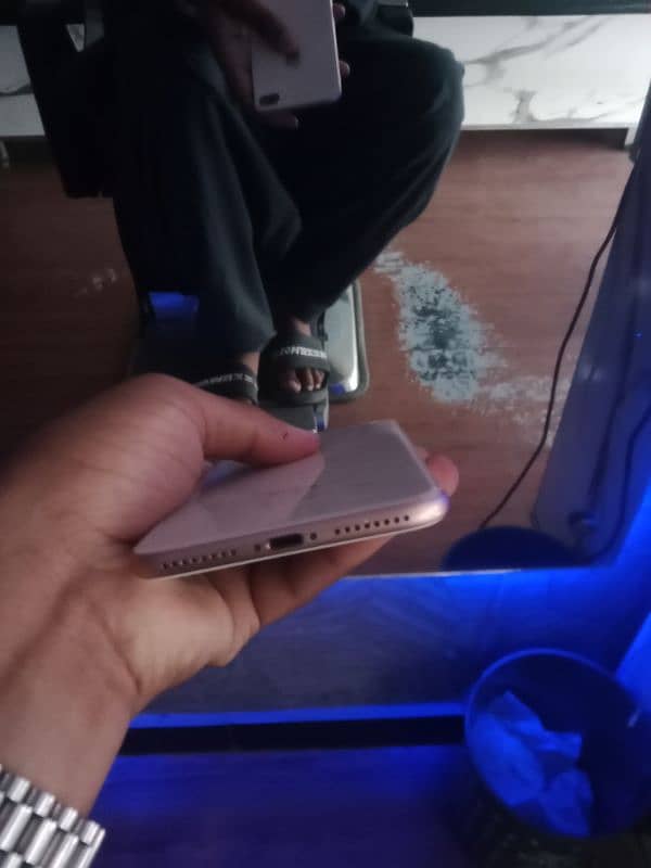 iphone 8 plus 4