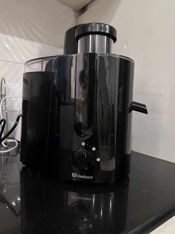 Dawlance juicer machine full new 0