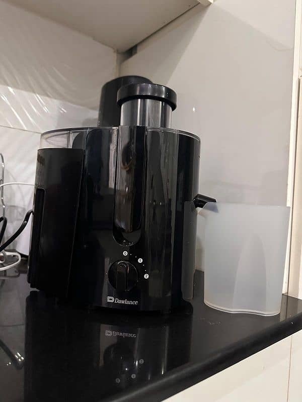 Dawlance juicer machine full new 4
