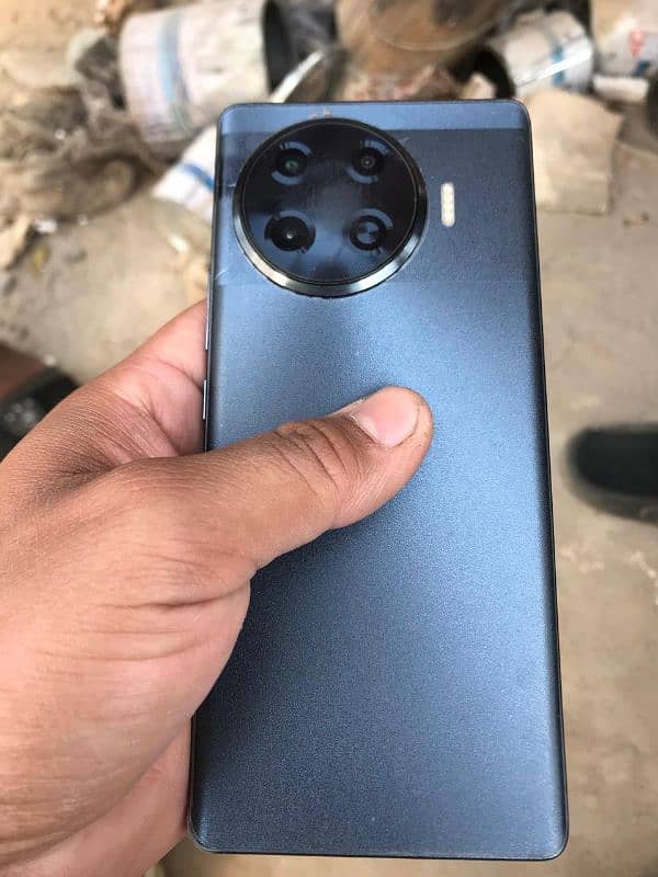 Tecno spark 20 pro plus condition 10/9.5 no any fault complete box 4
