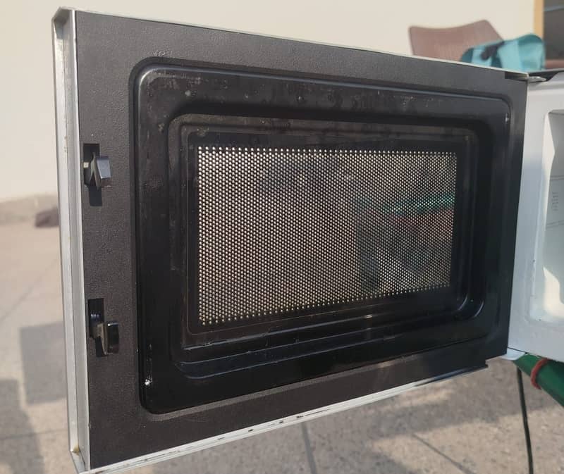 Dawlance Microware Oven 4