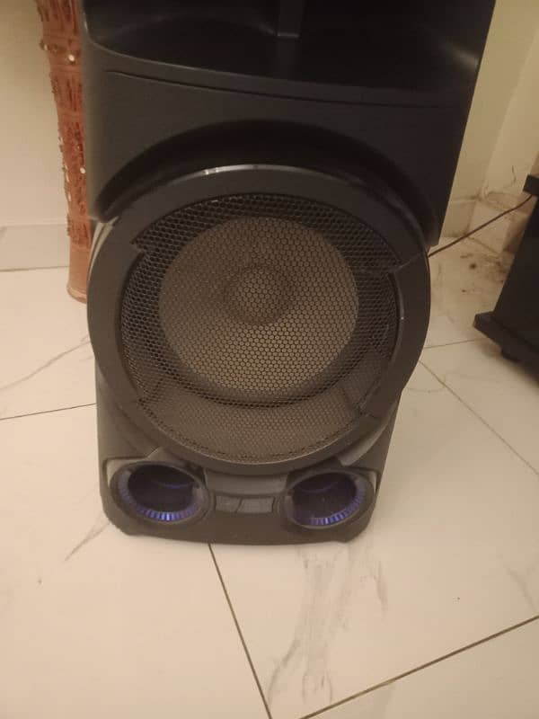 Sony ka speaker hai new speaker hai 5