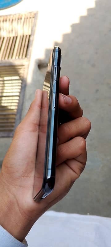 I phone xs non 64gb factory all okay 0