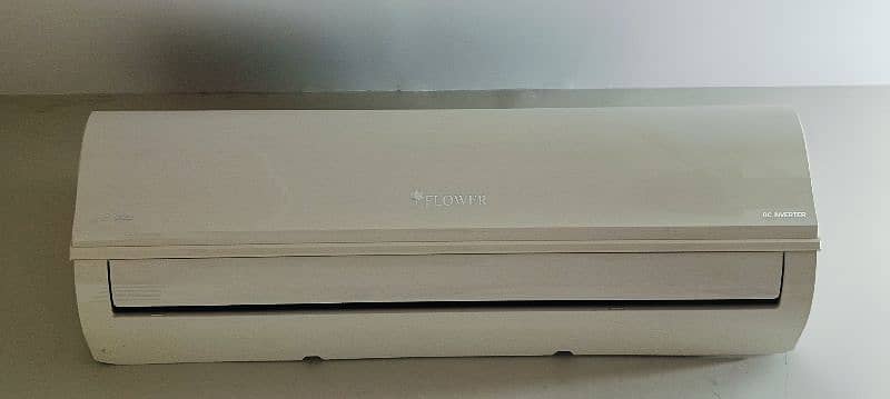 like new condition flower 1.5 ton dc inverter for sell 1