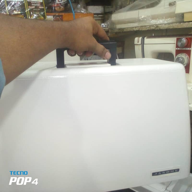 Janome simple sewing machine 220 Volt 2