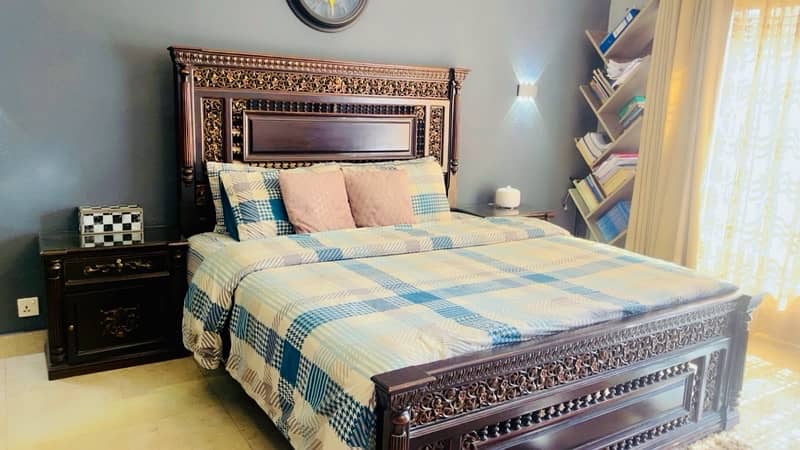 king size bed with dressing table for sale 0