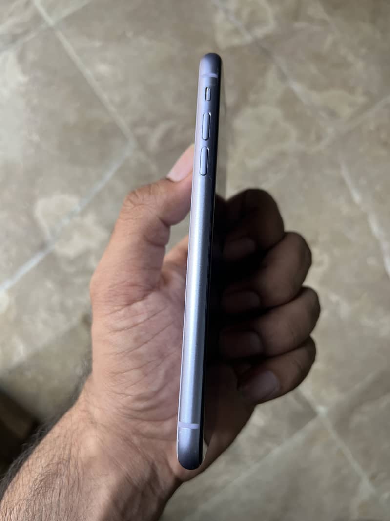 Iphone 11 Non PTA 4