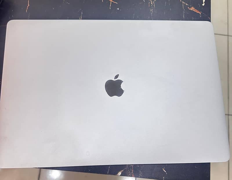 Macbook Pro 2019 32GB RAM 512 SSD 16 inch 1