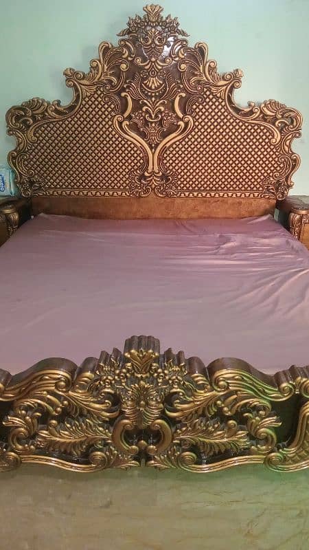 bed set with dressing n side tables 4