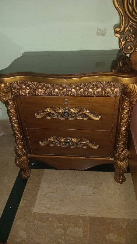 bed set with dressing n side tables 6