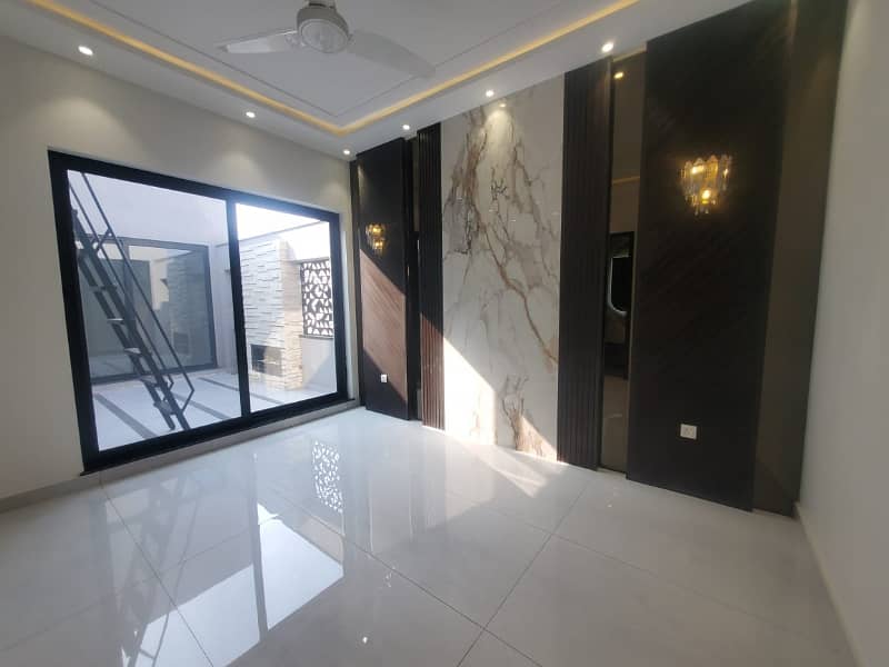 10 Marla Majestic House For Rent In DHA Phase 5,Block L. 19