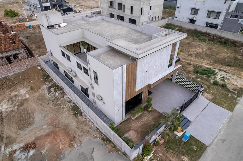 1 KANAL AESTHETICALLY DESIGNED HOUSE FOR SALE IN DHA PHASE 7 1