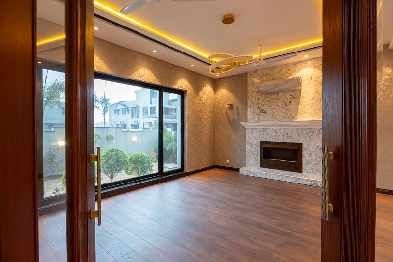 1 KANAL AESTHETICALLY DESIGNED HOUSE FOR SALE IN DHA PHASE 7 6