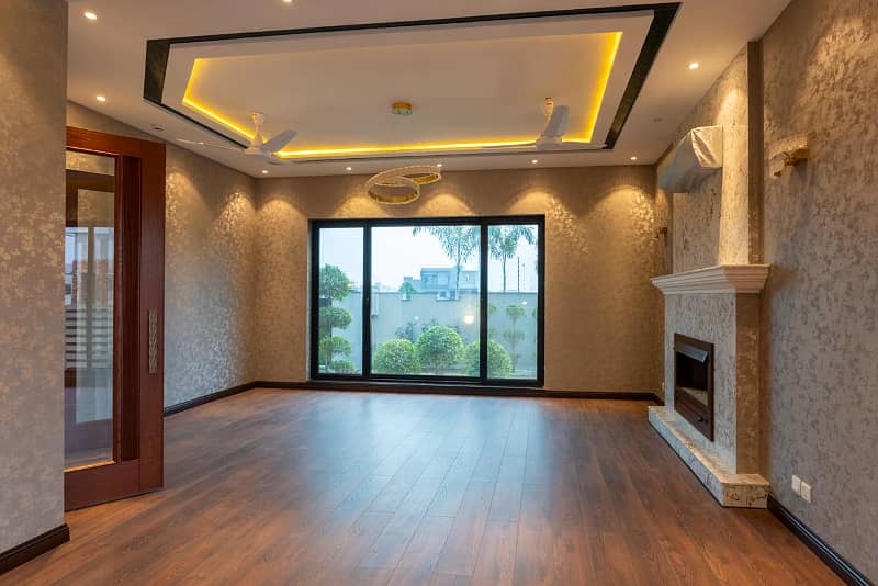 1 KANAL AESTHETICALLY DESIGNED HOUSE FOR SALE IN DHA PHASE 7 8
