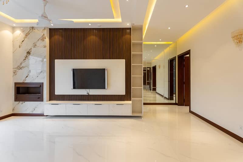 1 KANAL AESTHETICALLY DESIGNED HOUSE FOR SALE IN DHA PHASE 7 10