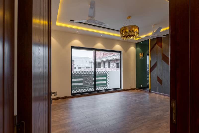 1 KANAL AESTHETICALLY DESIGNED HOUSE FOR SALE IN DHA PHASE 7 15