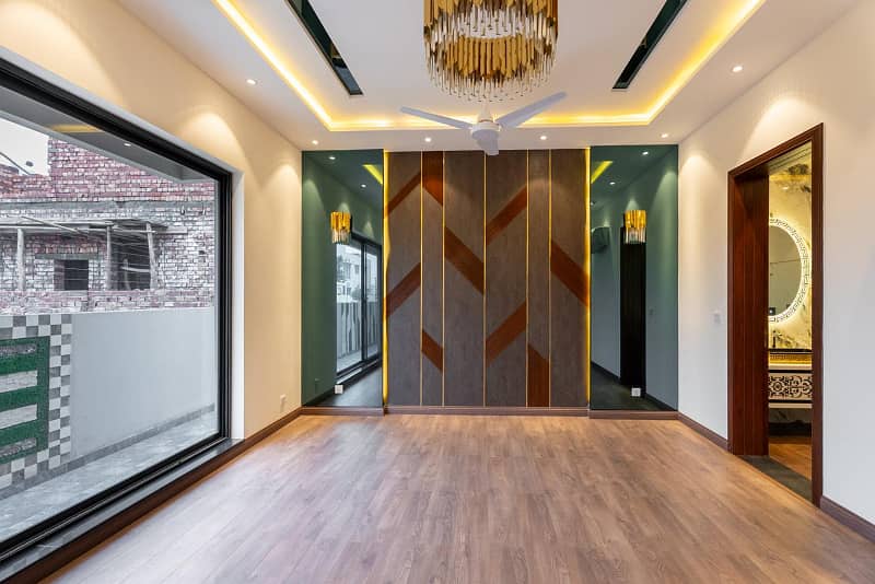1 KANAL AESTHETICALLY DESIGNED HOUSE FOR SALE IN DHA PHASE 7 17