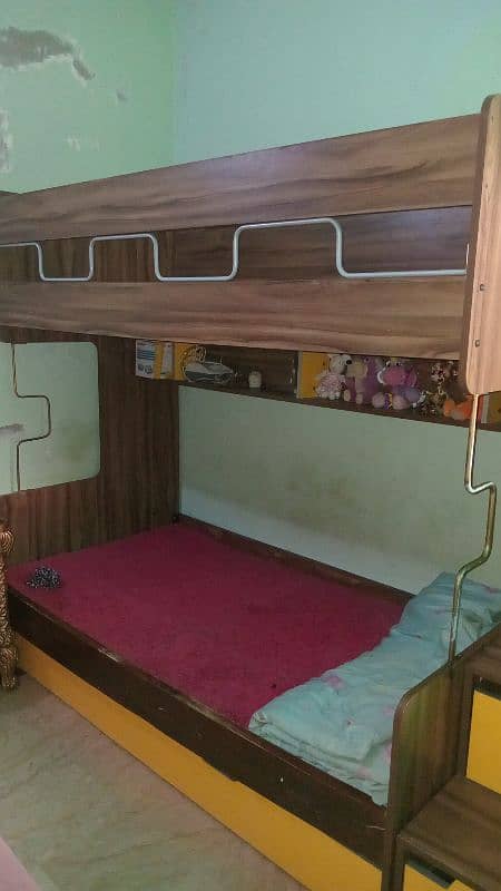 triple bunk bed 0