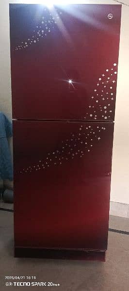 full size fridge hai saaf suthri condition hai 1
