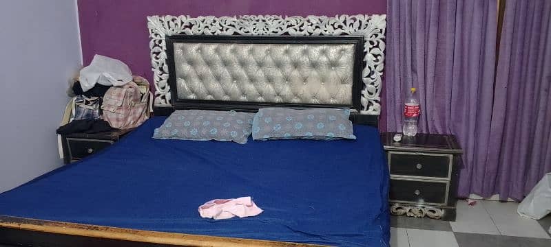 Used Double Bed Set (bed+2 side tables+dressing+mattress) 0