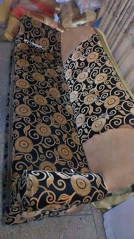 black& golden colour with sofa cover in best condition 1
