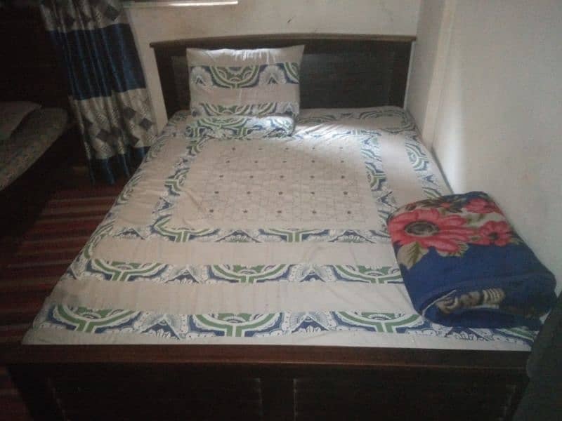 Double bed with mattress in great condition 0