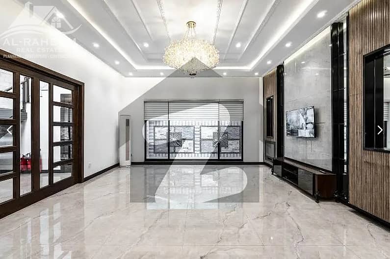 1 KANAL BRAND NEW SPLENDID HOUSE FOR SALE ON TOP LOCATION OF DHA 10