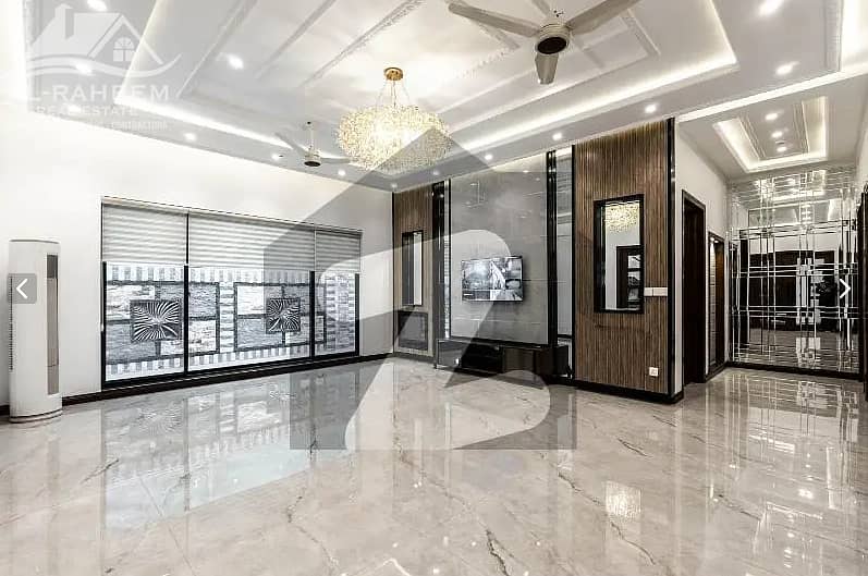 1 KANAL BRAND NEW SPLENDID HOUSE FOR SALE ON TOP LOCATION OF DHA 11