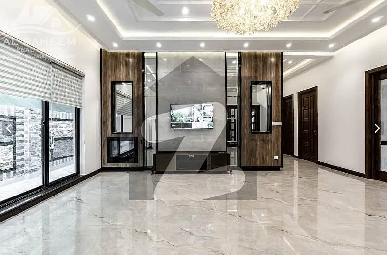 1 KANAL BRAND NEW SPLENDID HOUSE FOR SALE ON TOP LOCATION OF DHA 12